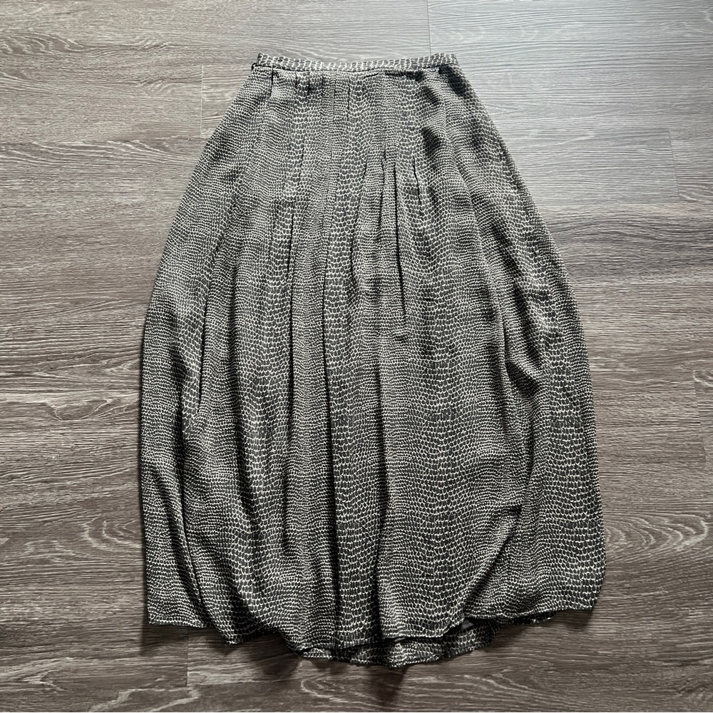 Valette Black A-Line Pleated Skirt
